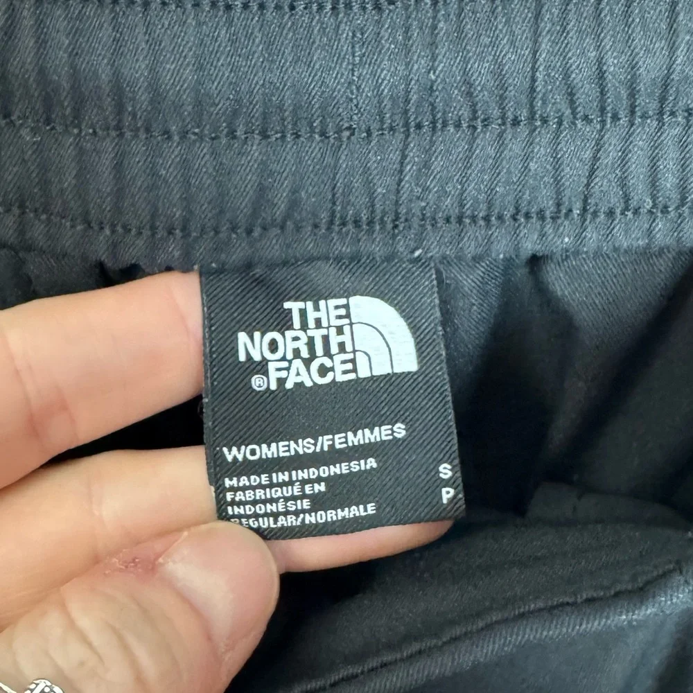The North Face Women’s Black Jogger Pants | Size S